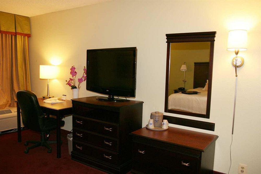 Hampton Inn Sulphur Lake Charles Room photo